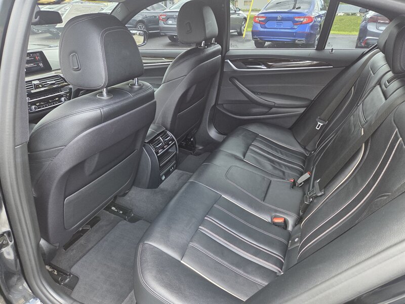 Used 2020 BMW 530i xDrive w/ Convenience Package AWD/4WD image 11