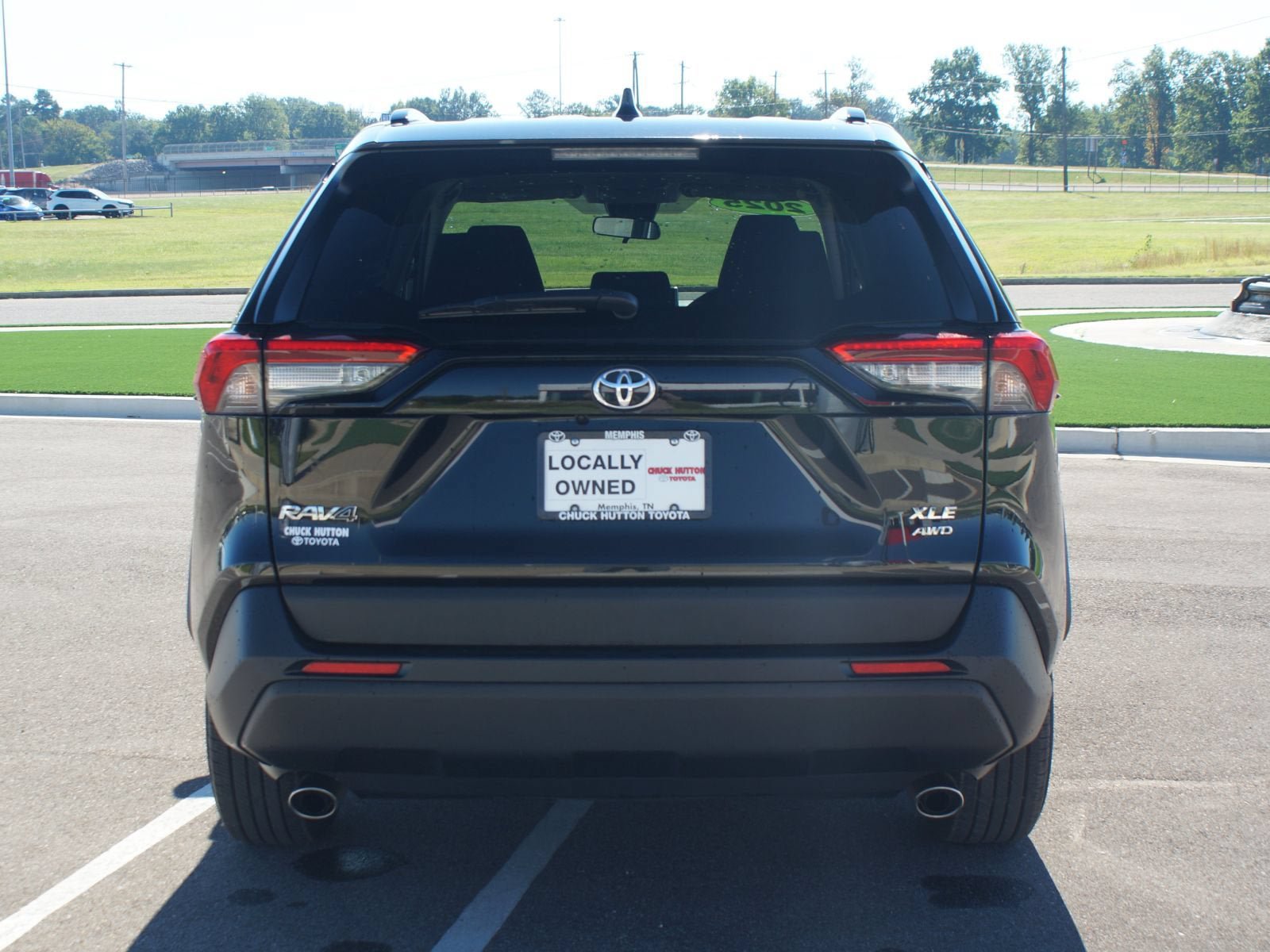 Used 2025 Toyota RAV4 XLE AWD/4WD image 3