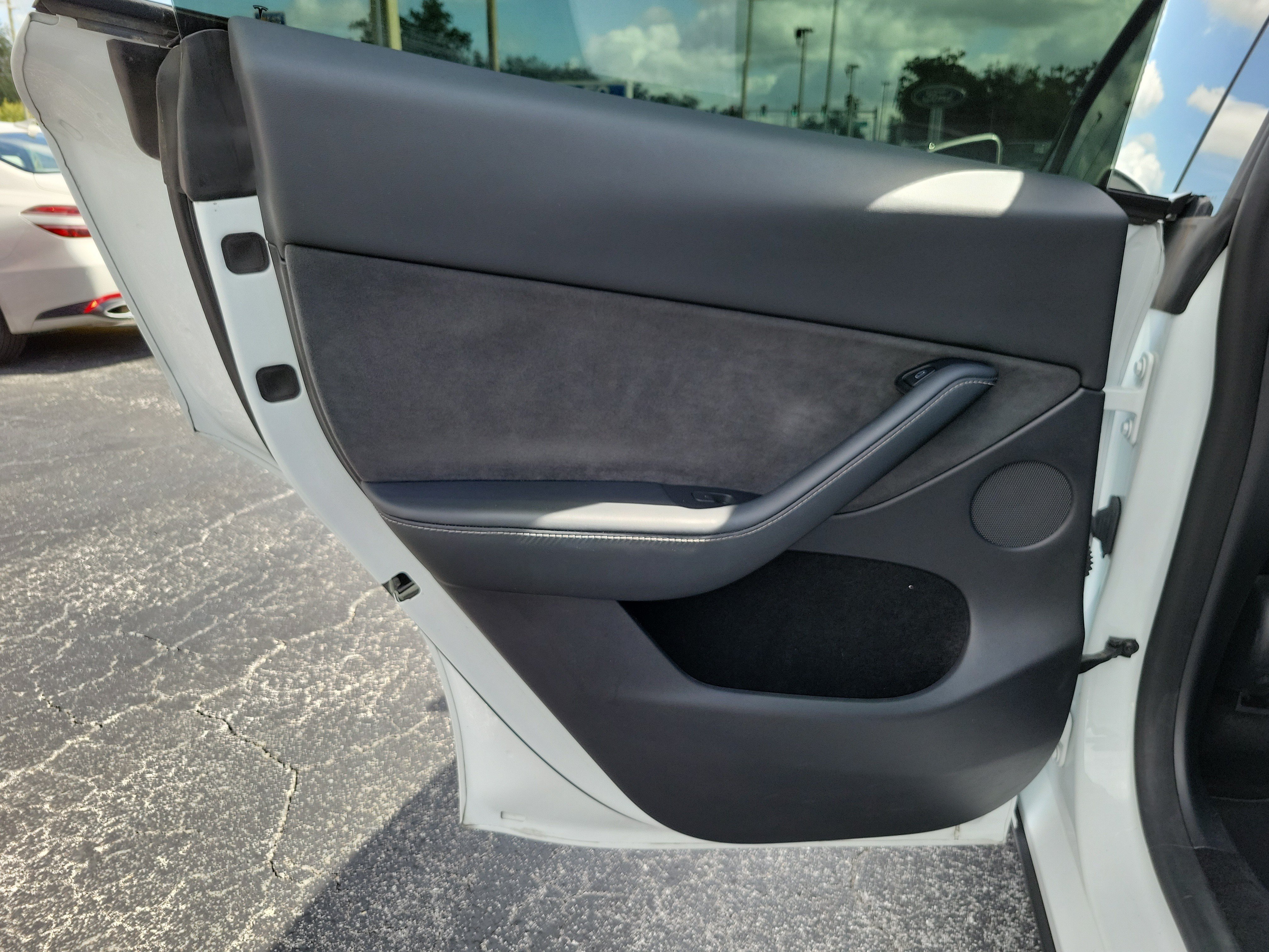 Used 2023 Tesla Model Y Long Range AWD/4WD image 21