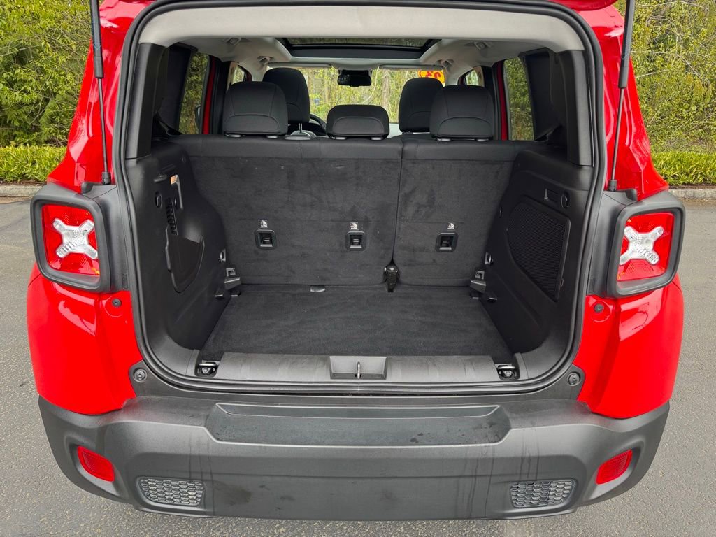 Used 2023 Jeep Renegade Altitude w/ Sun/Sound Group image 17