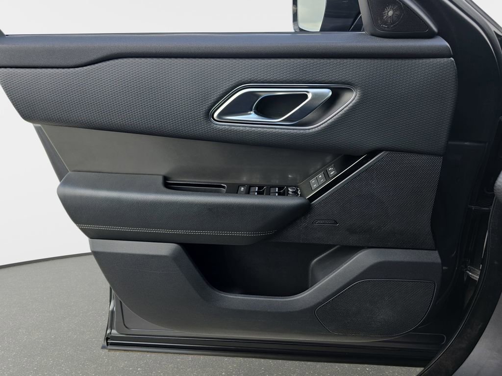Used 2019 Land Rover Range Rover Velar S image 30