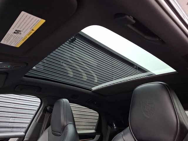 Certified 2024 Porsche Cayenne Coupe image 19