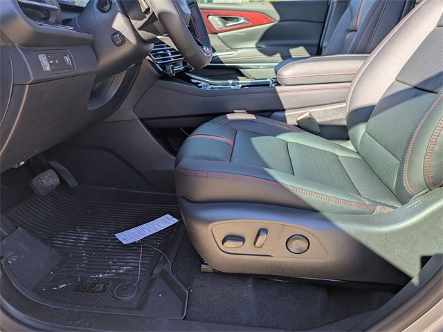 New 2026 Chevrolet Traverse RS w/ LPO, Floor Liner Package image 11