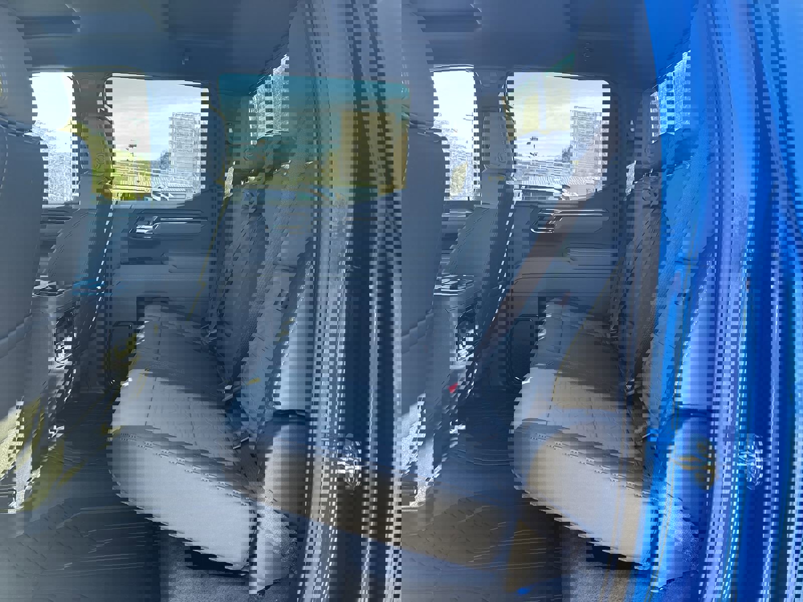 Used 2025 Chevrolet Silverado 1500 ZR2 w/ Technology Package image 24