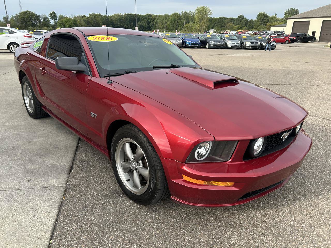 Used 2006 Ford Mustang GT RWD image 3