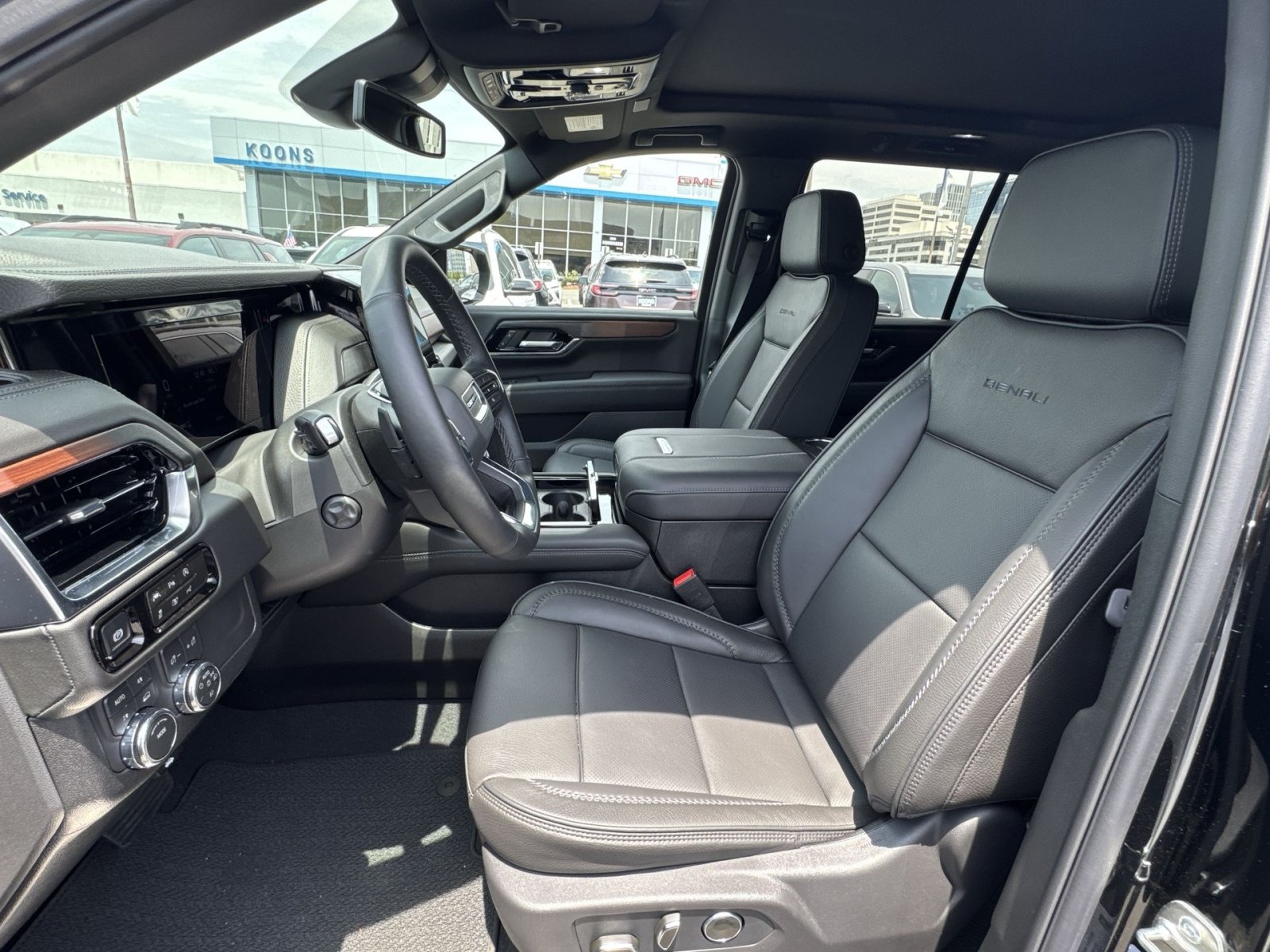 New 2026 GMC Yukon Denali w/ Sun & Power Step Package AWD/4WD image 13