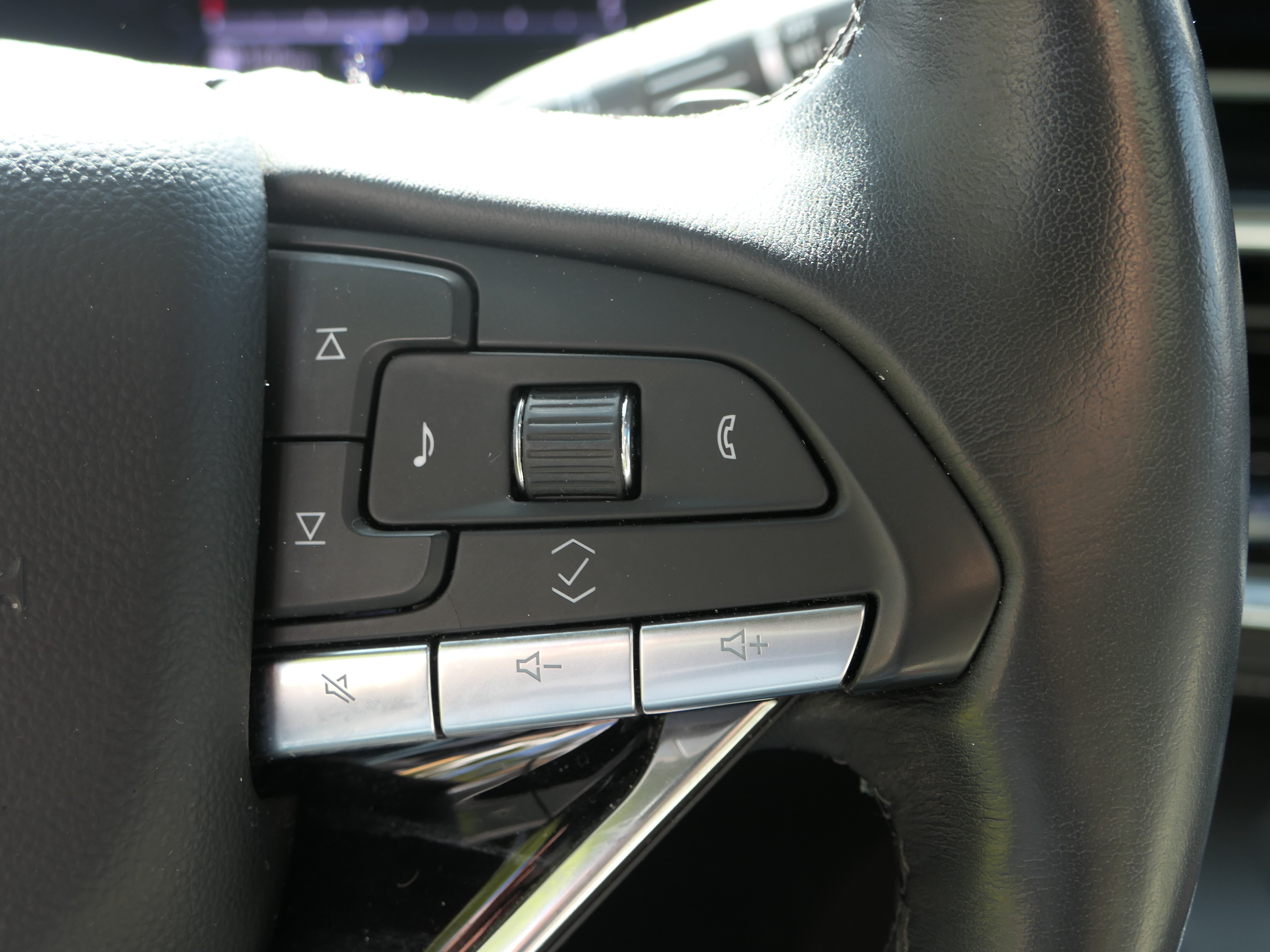 Certified 2023 Cadillac Escalade Sport AWD/4WD image 17