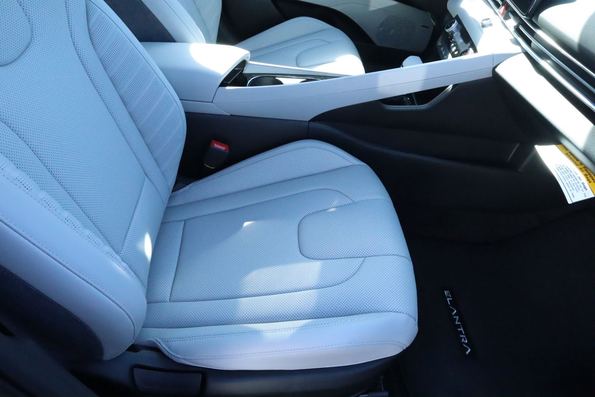 New 2025 Hyundai Elantra Limited image 20