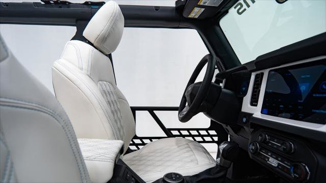 Used 2025 Ford Bronco RETRO image 33