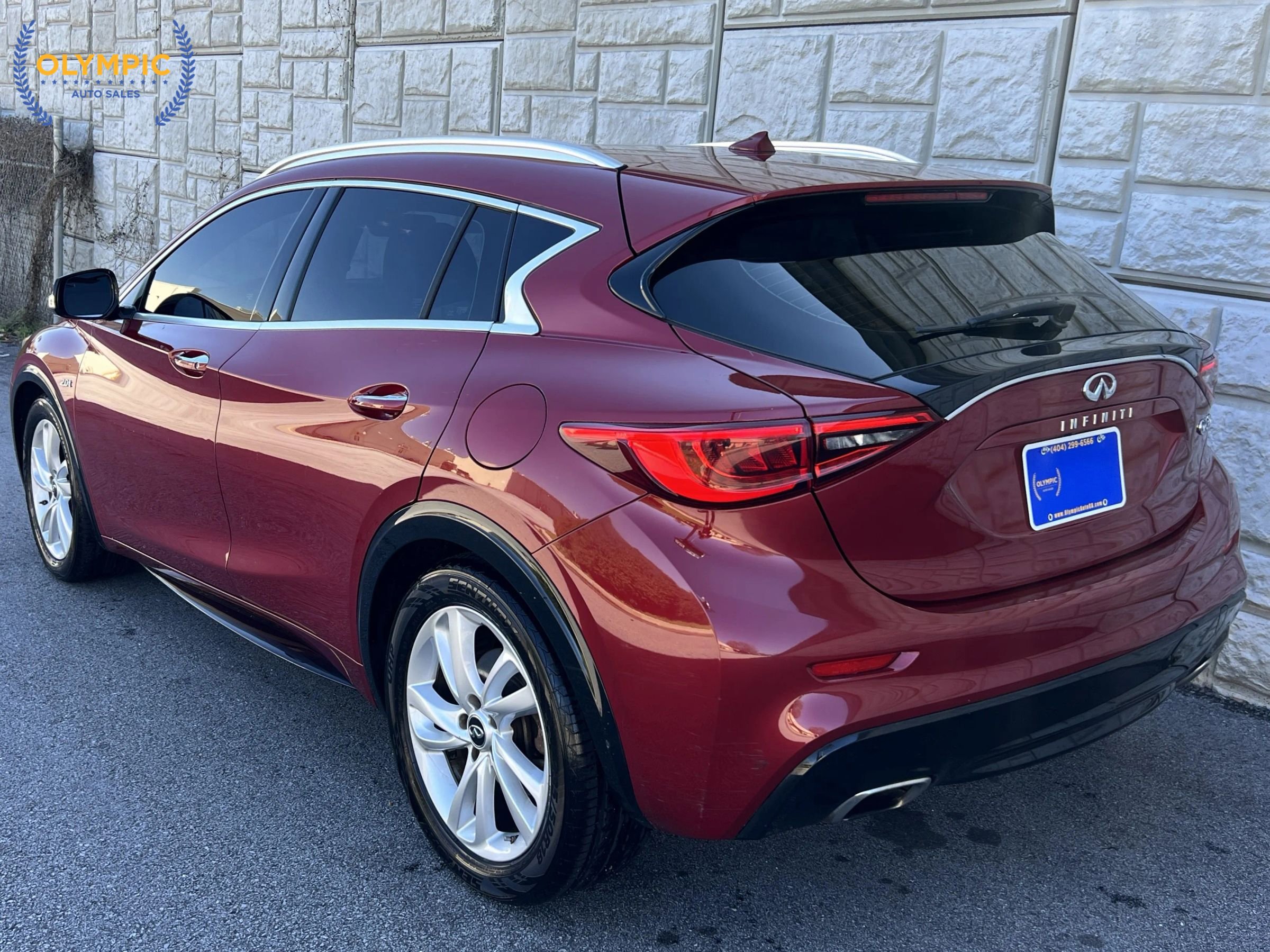Used 2019 INFINITI QX30 image 4