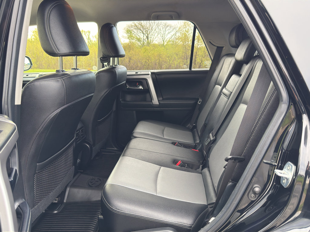 Used 2020 Toyota 4Runner SR5 Premium AWD/4WD image 36