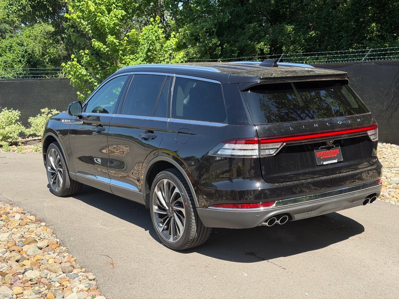 New 2026 Lincoln Aviator Reserve AWD/4WD image 3