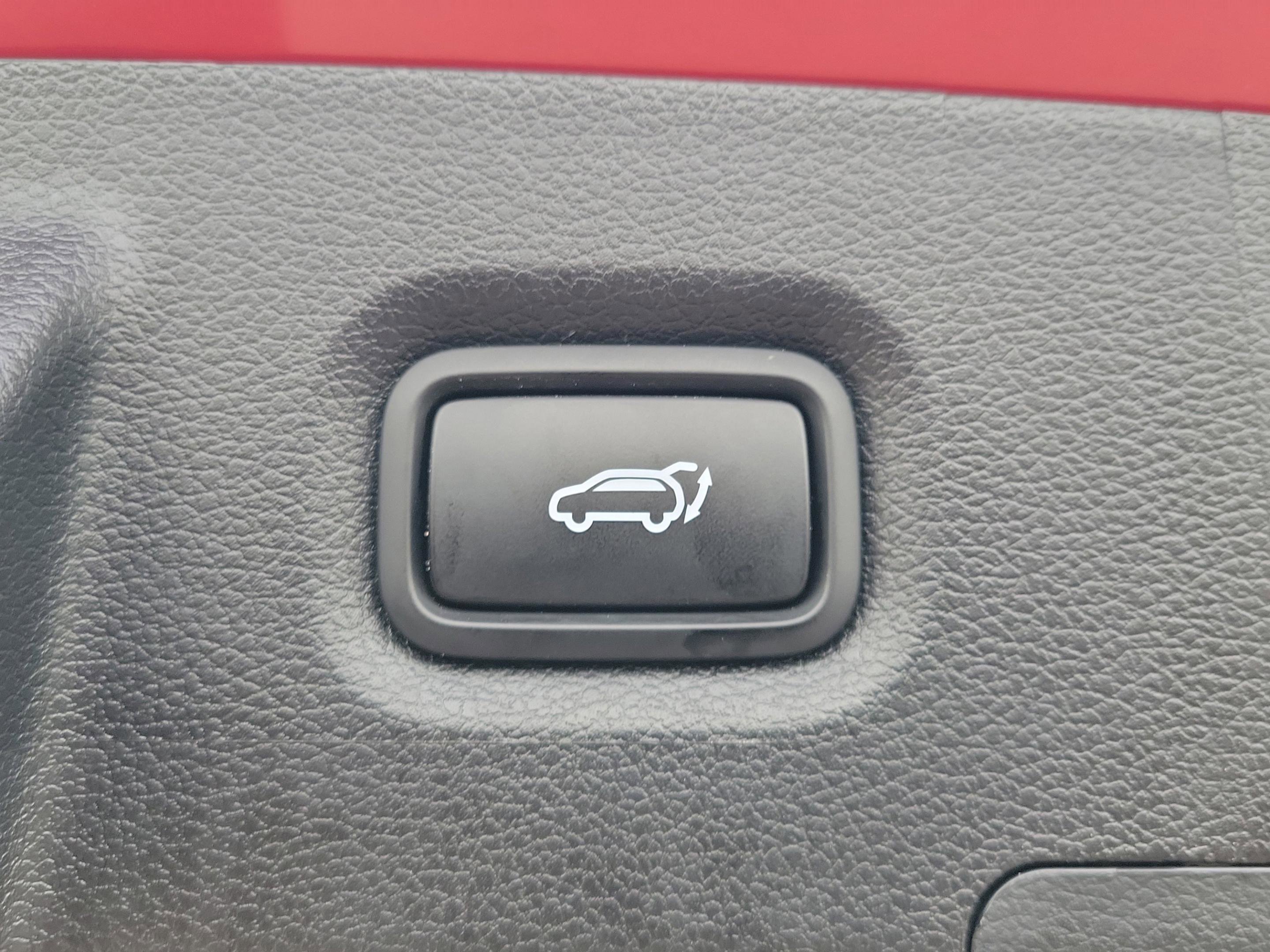 Certified 2023 Hyundai Santa Fe SEL image 9