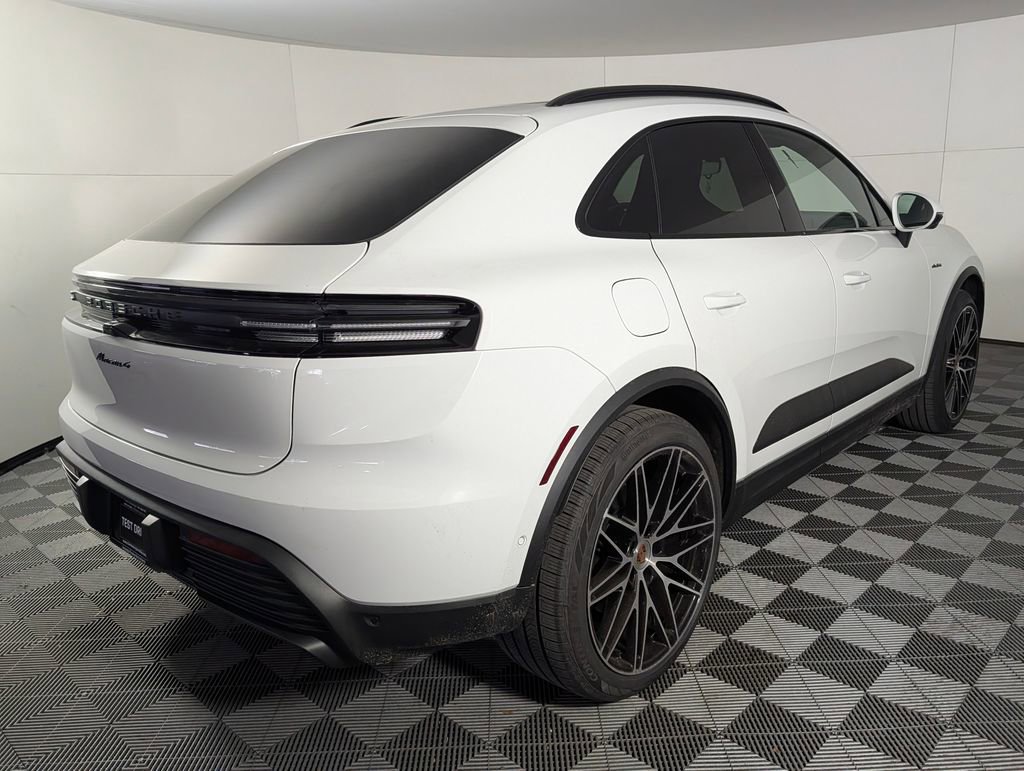 New 2026 Porsche Macan 4 Electric image 7