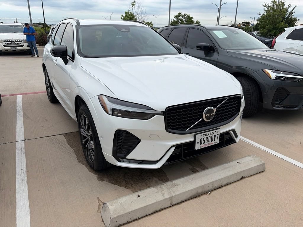 Used 2024 Volvo XC60 B5 Plus w/ Protection Package Premier AWD/4WD image 2