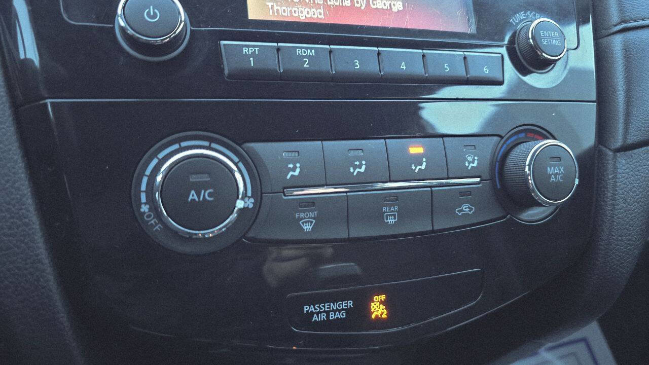 Used 2017 Nissan Rogue SV image 16