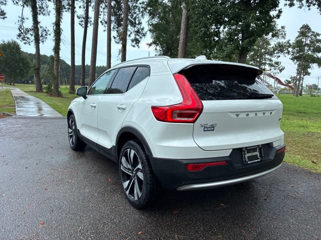 Used 2023 Volvo XC40 B5 Plus w/ Protection Package Premier AWD/4WD image 5