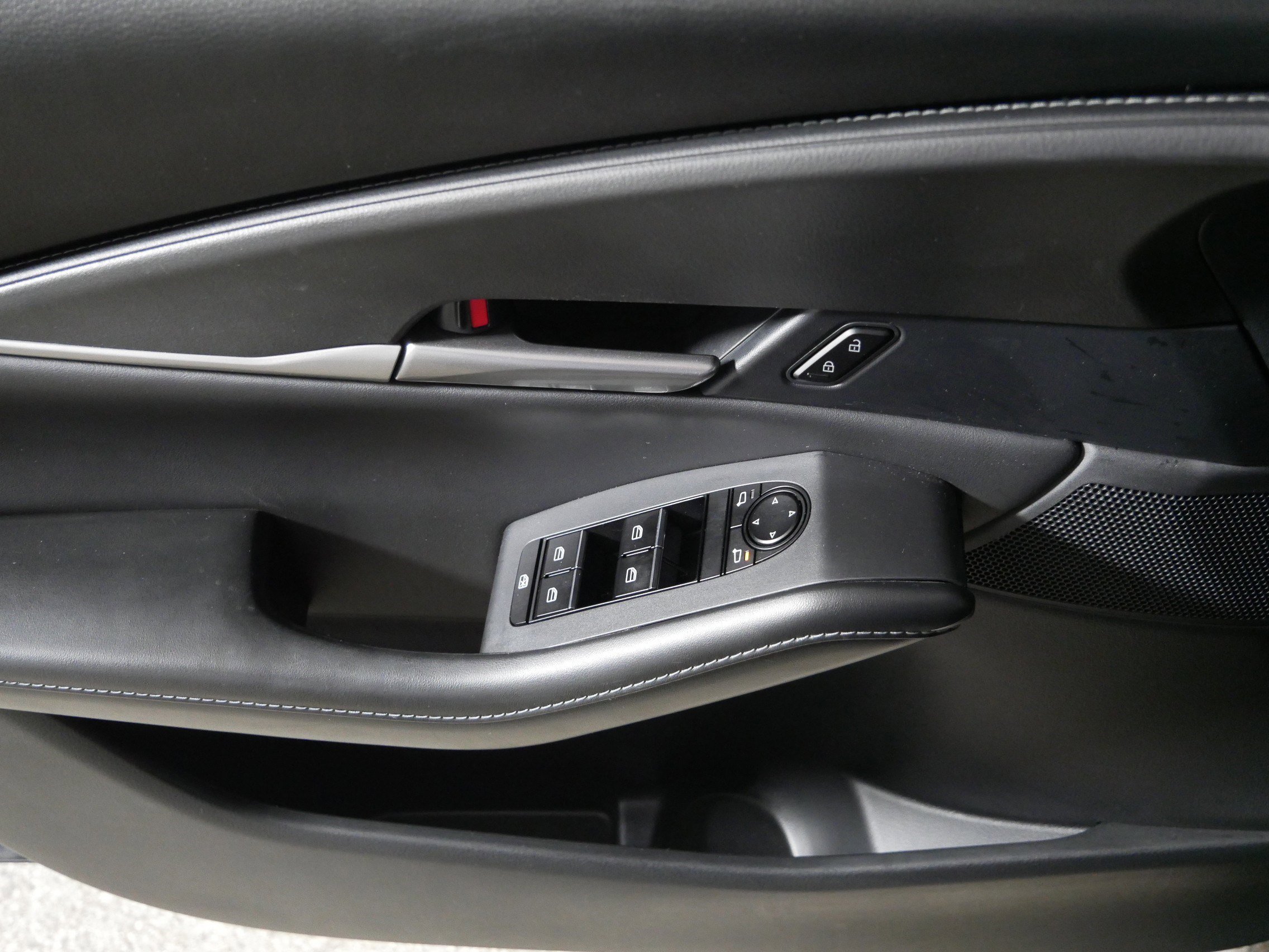 Used 2022 MAZDA CX-30 AWD 2.5 S w/ Select Package image 19