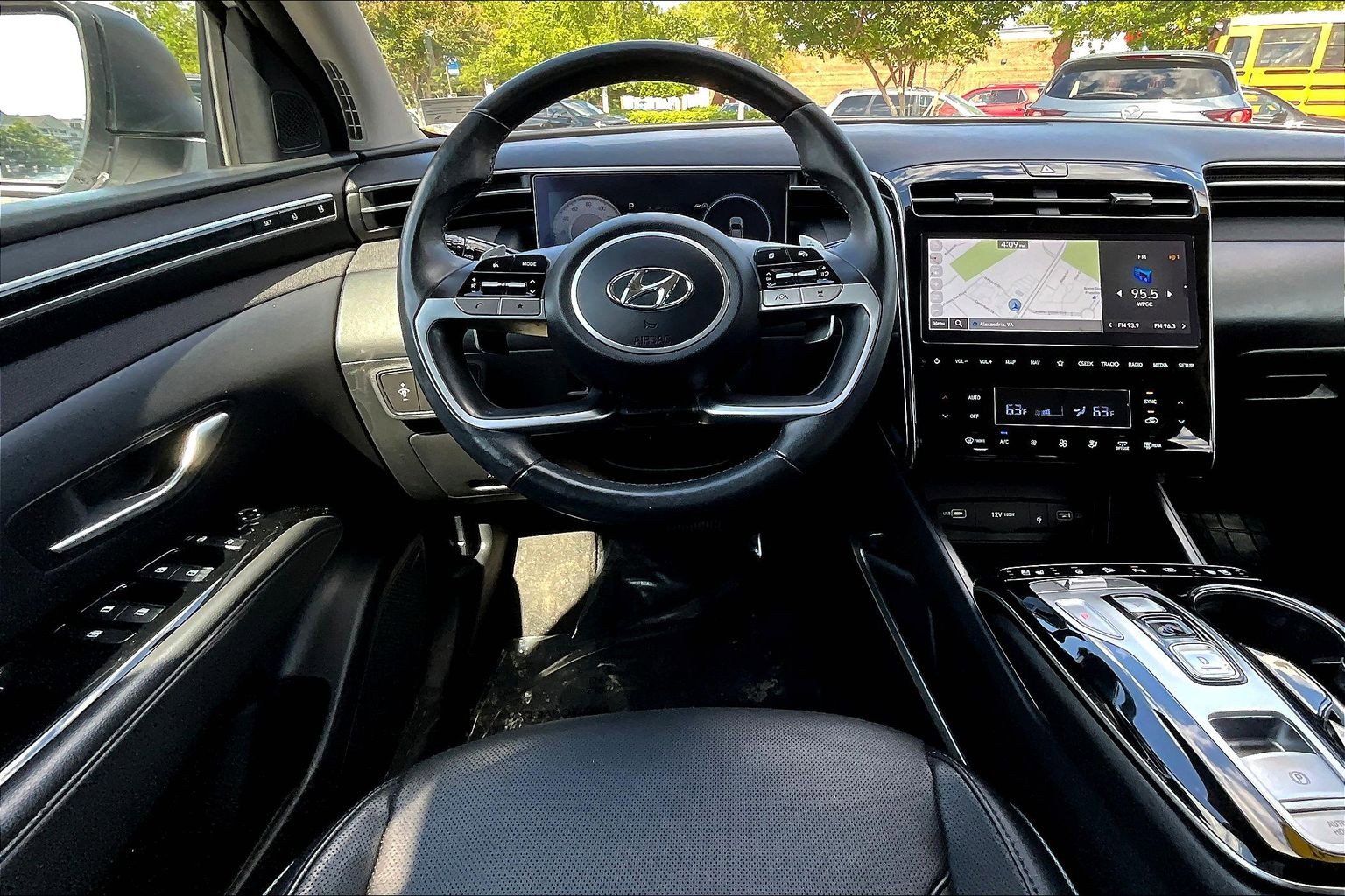 Used 2022 Hyundai Tucson Limited w/ Cargo Package FWD image 5