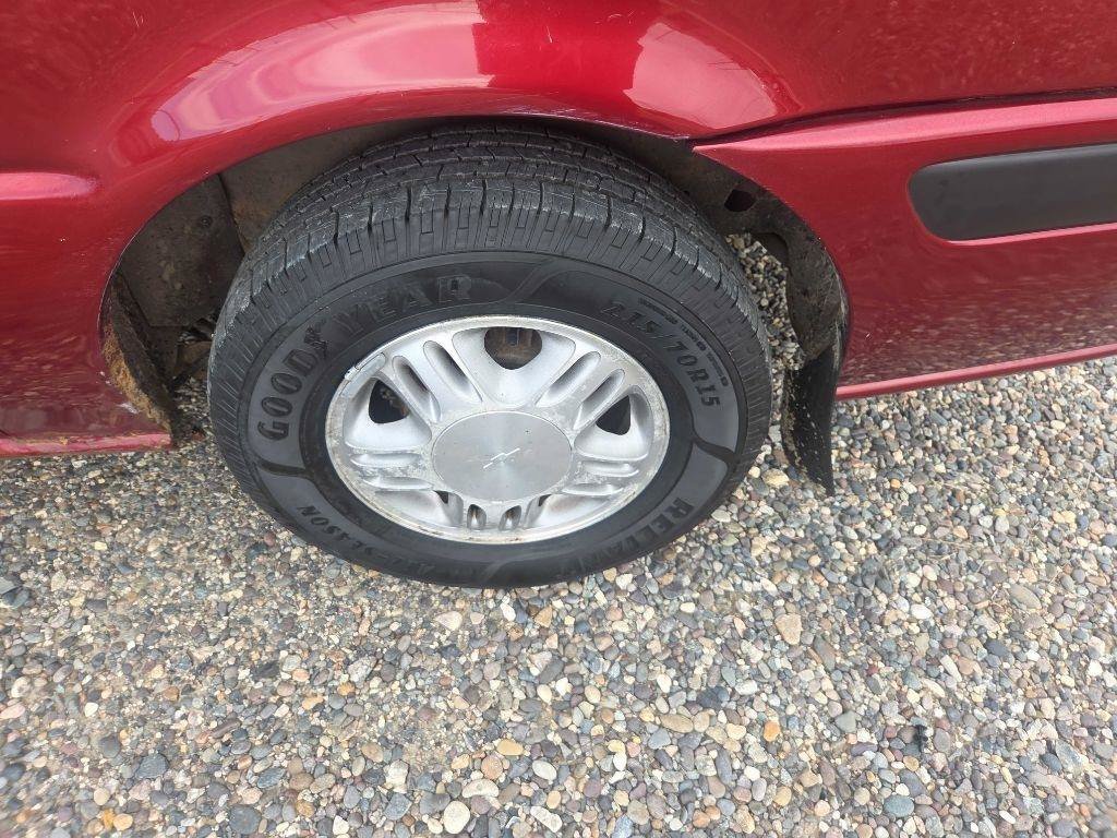 Used 2001 Chevrolet Venture LS FWD image 19
