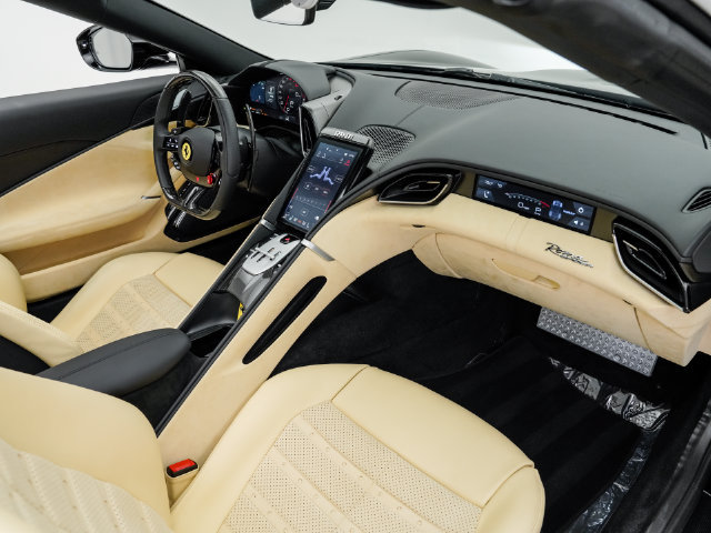 Used 2026 Ferrari Roma Spider RWD image 7