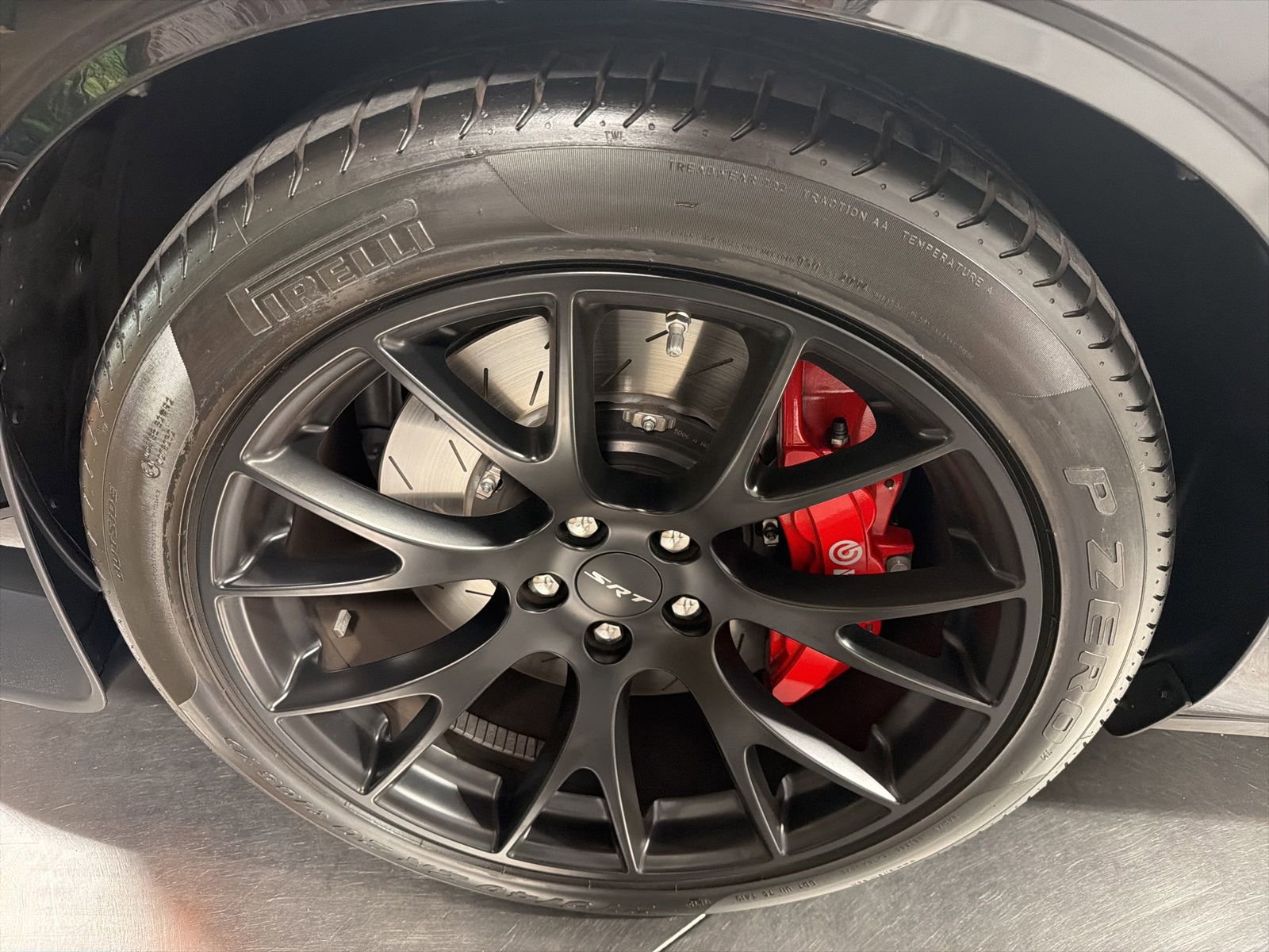Used 2015 Dodge Challenger SRT Hellcat RWD image 2