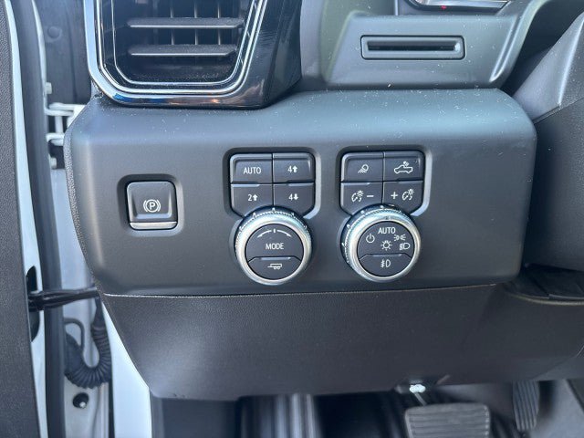 Used 2024 GMC Sierra 1500 AT4 w/ AT4 Premium Package AWD/4WD image 16