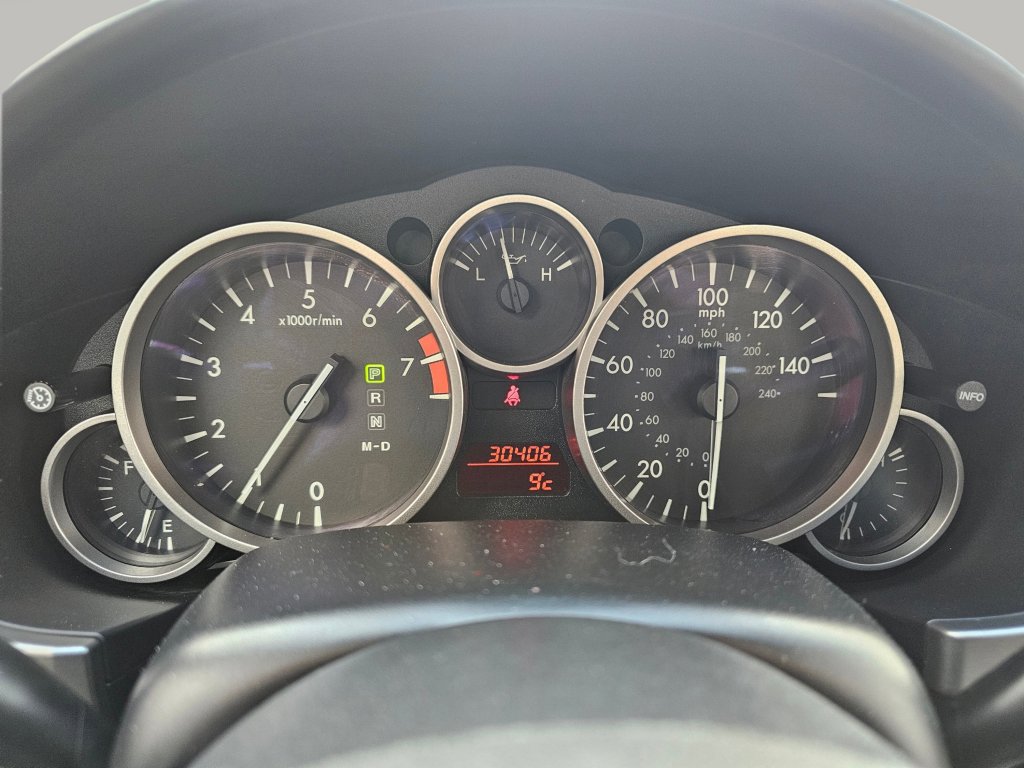 Used 2010 MAZDA MX-5 Miata Grand Touring image 4