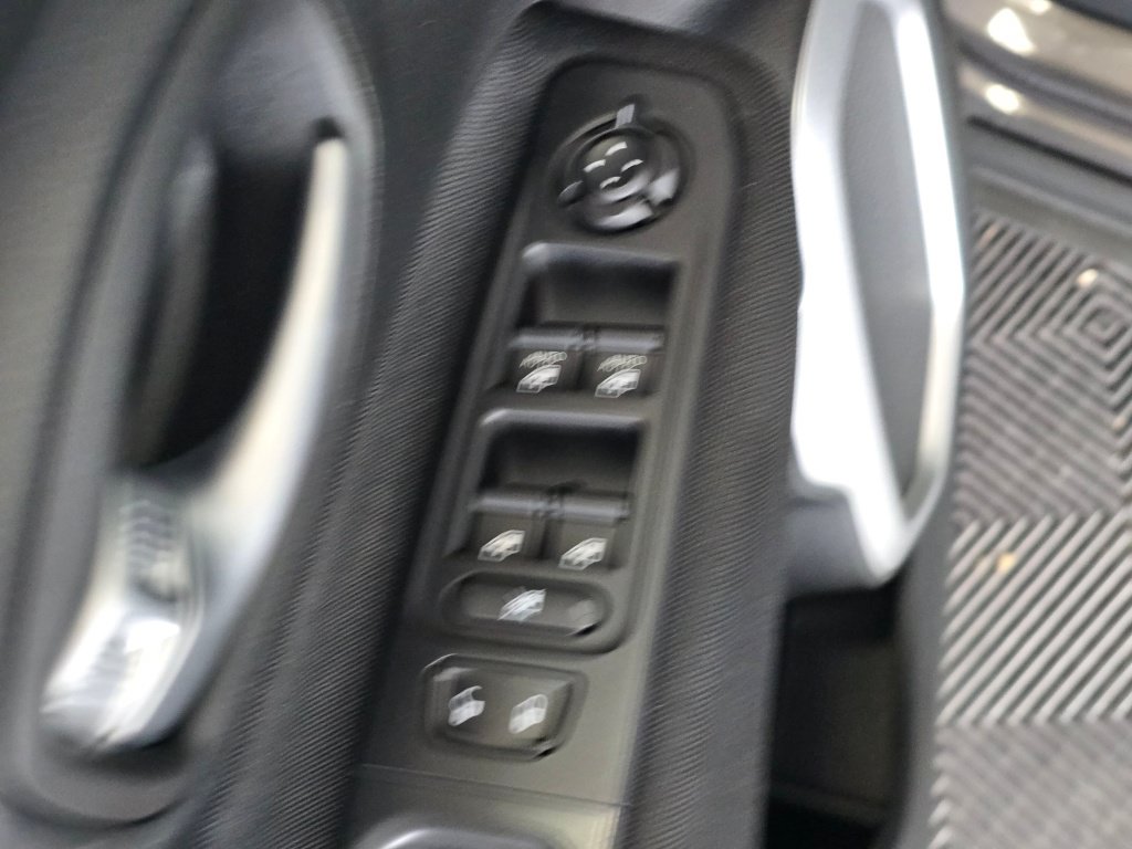 Used 2019 Jeep Renegade Latitude w/ Cold Weather Group AWD/4WD image 21
