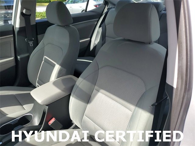 Used 2017 Hyundai Elantra SE image 18
