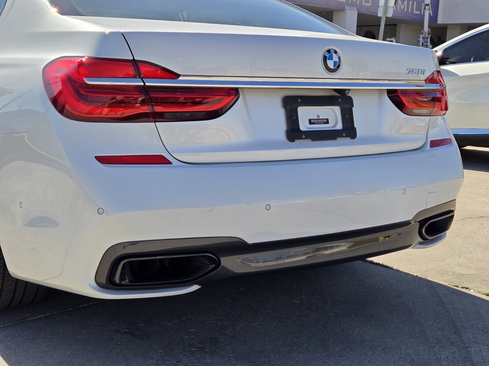 Used 2016 BMW 750i RWD image 3