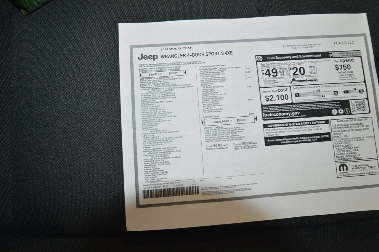 Used 2024 Jeep Wrangler Unlimited w/ Convenience Group AWD/4WD image 6