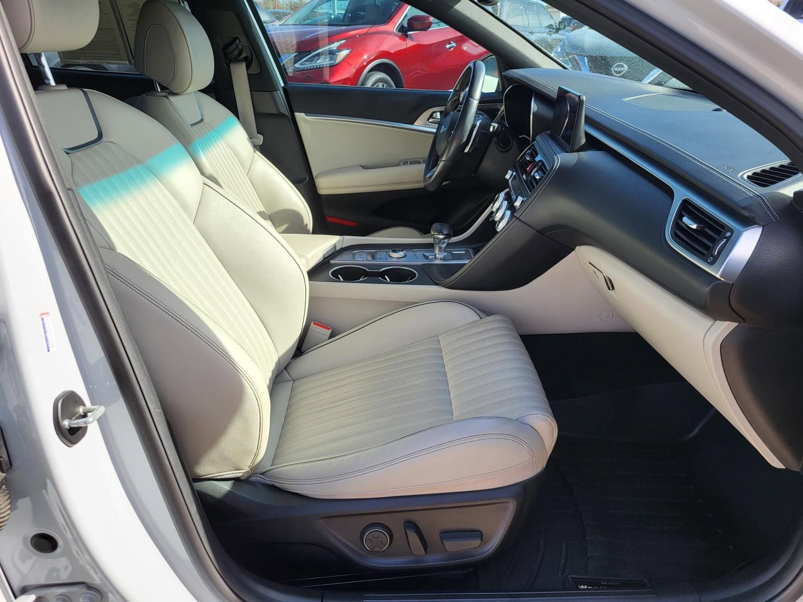 Used 2022 Genesis G70 3.3T image 15