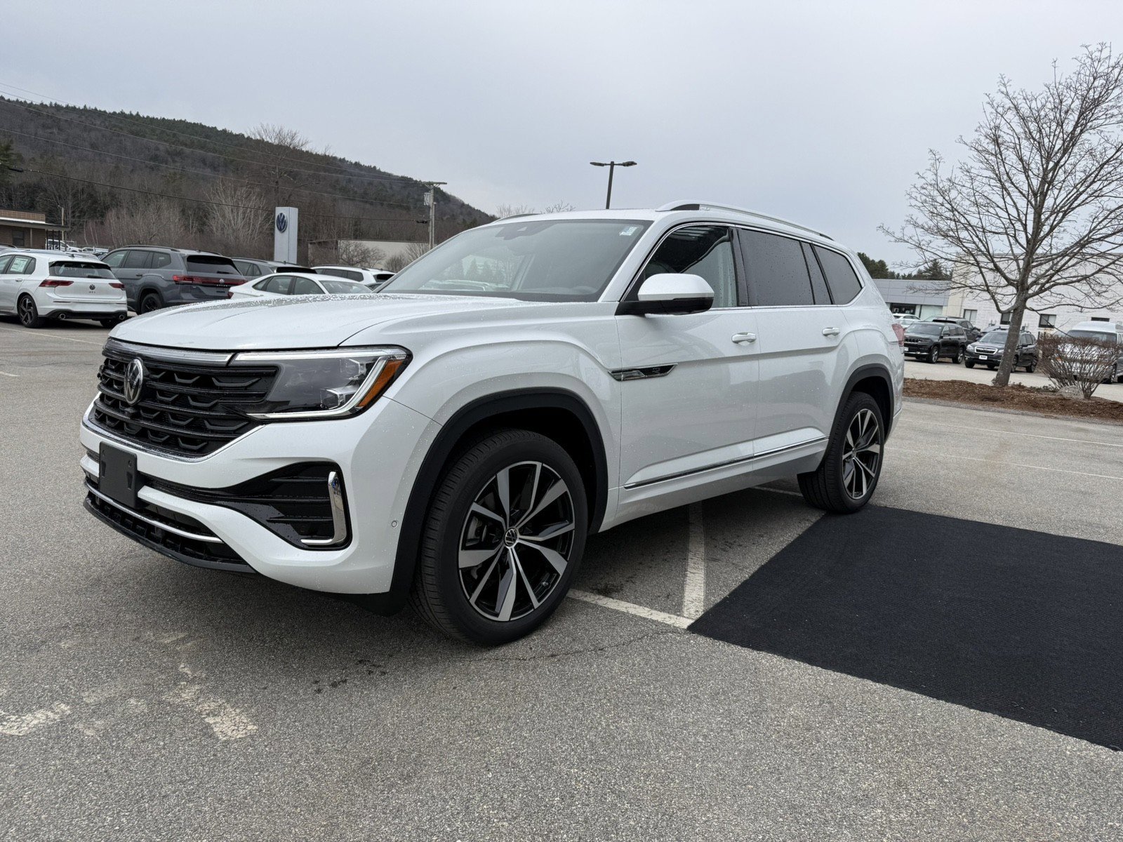 New 2026 Volkswagen Atlas SEL Premium R-Line image 7