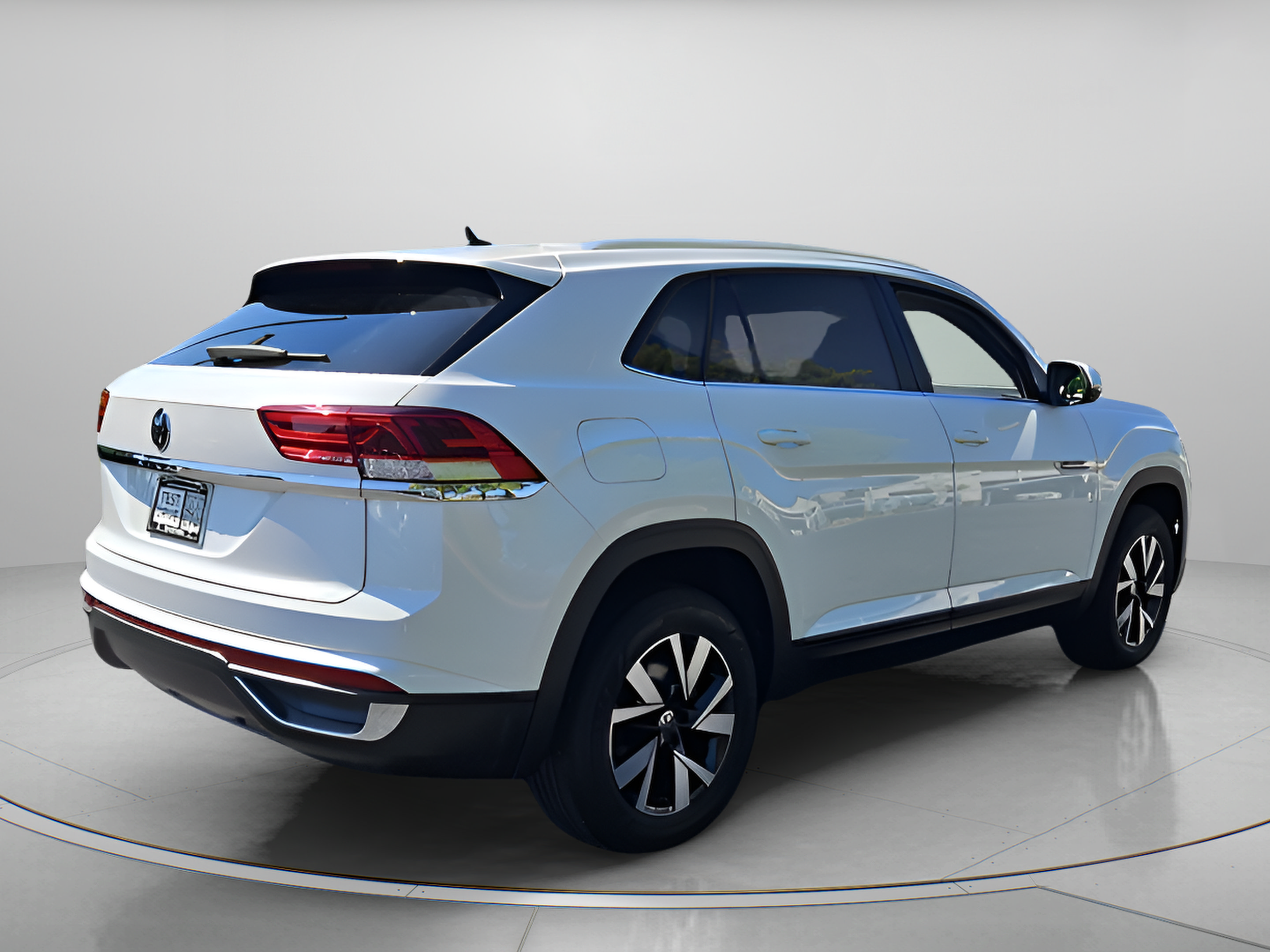 Used 2023 Volkswagen Atlas Cross Sport SE FWD image 5