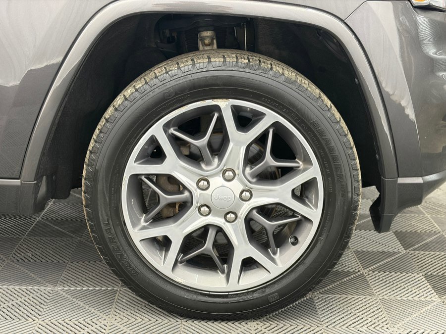 Used 2020 Jeep Grand Cherokee Overland AWD/4WD image 33