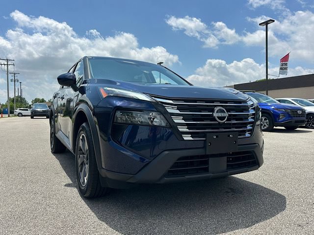 Used 2025 Nissan Rogue SV FWD image 8