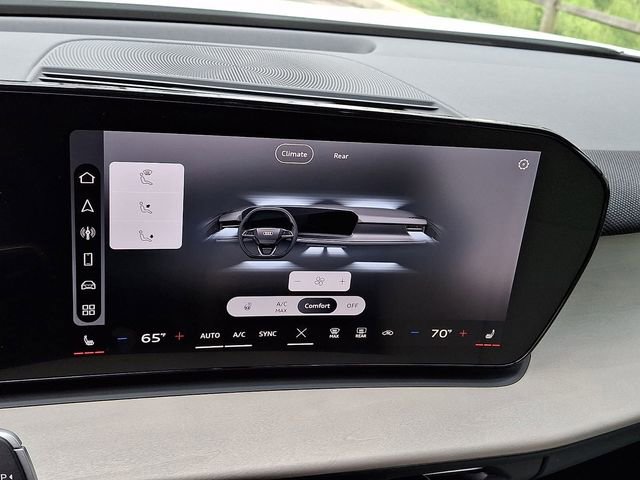 New 2026 Audi Q3 quattro 2.0T AWD/4WD image 14