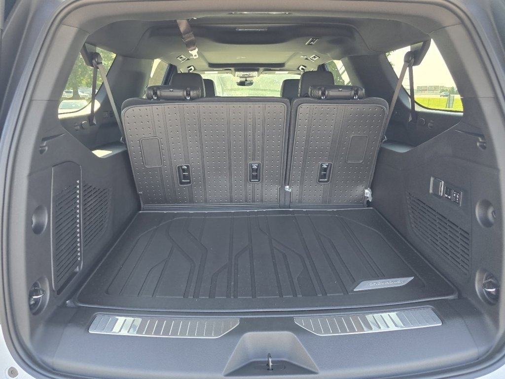 New 2026 Chevrolet Suburban High Country AWD/4WD image 19