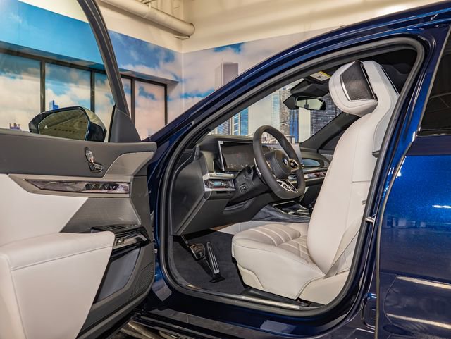 Used 2026 BMW 740i xDrive image 13