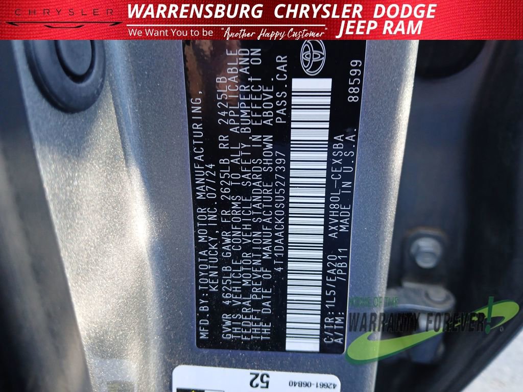 Used 2025 Toyota Camry SE image 11