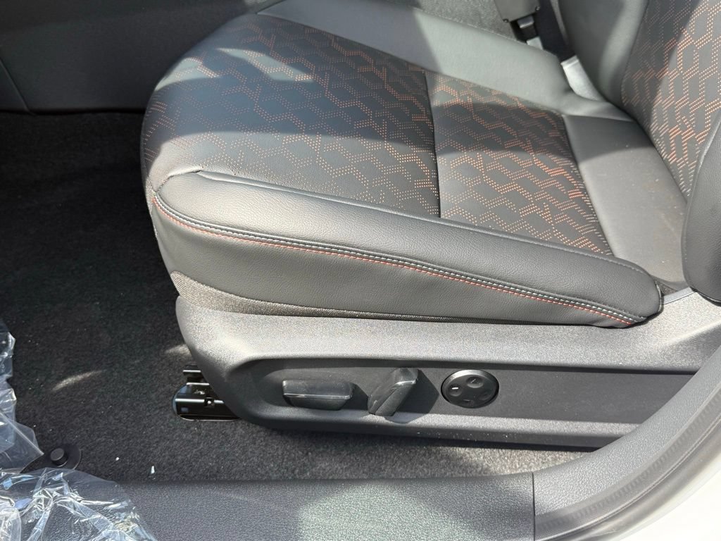 New 2026 Nissan Sentra SR w/ SR Premium Package FWD image 17