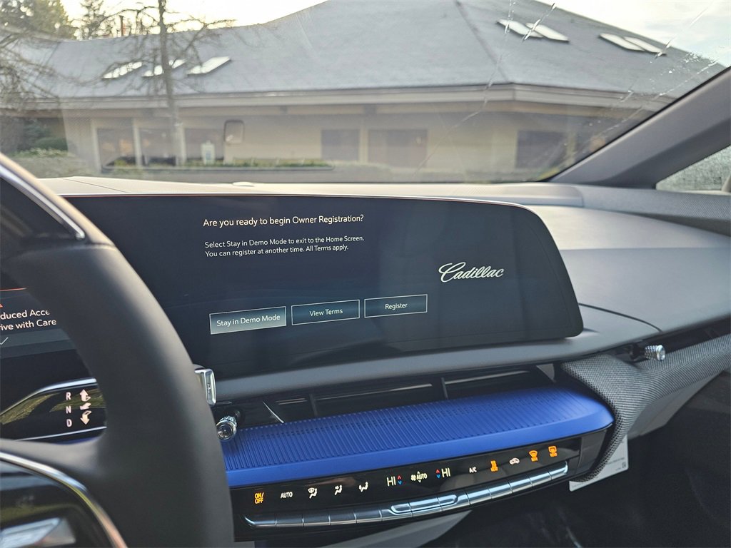 New 2026 Cadillac Optiq Luxury 2 image 25