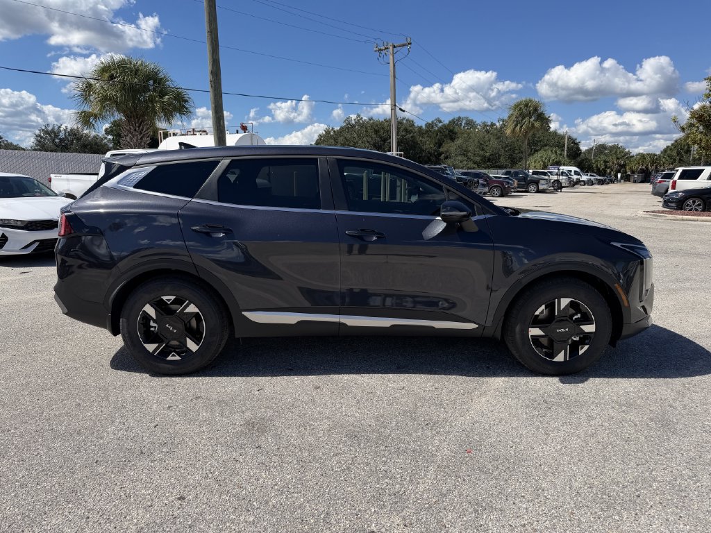 New 2027 Kia Sportage LX FWD image 3