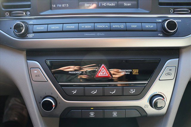 Used 2017 Hyundai Elantra SE FWD image 19