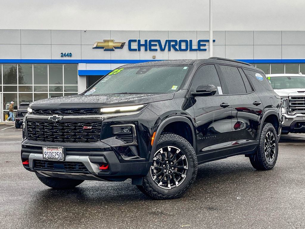 Used 2025 Chevrolet Traverse Z71 w/ Enhanced Driving Package image 1