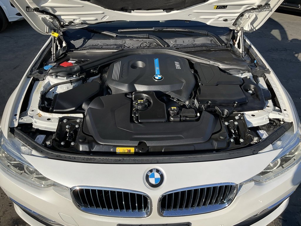 Used 2017 BMW 330e image 9