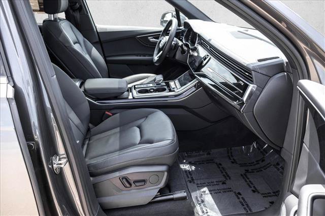 Certified 2025 Audi Q7 2.0T Premium Plus w/ Convenience Package AWD/4WD image 26