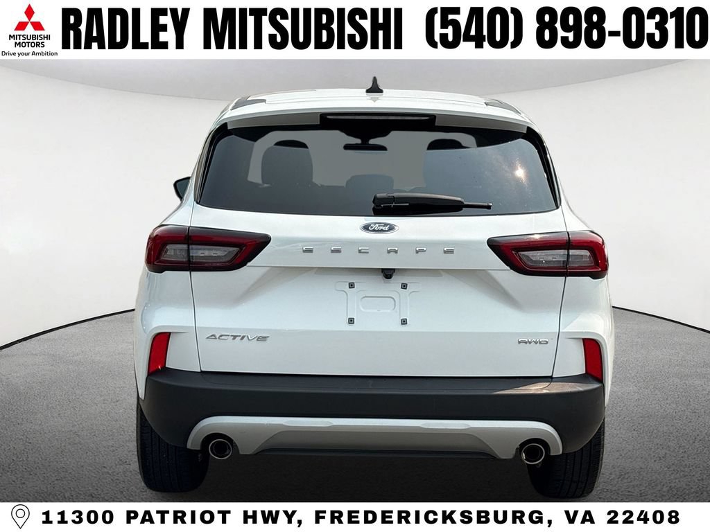 Used 2025 Ford Escape Active AWD/4WD image 17