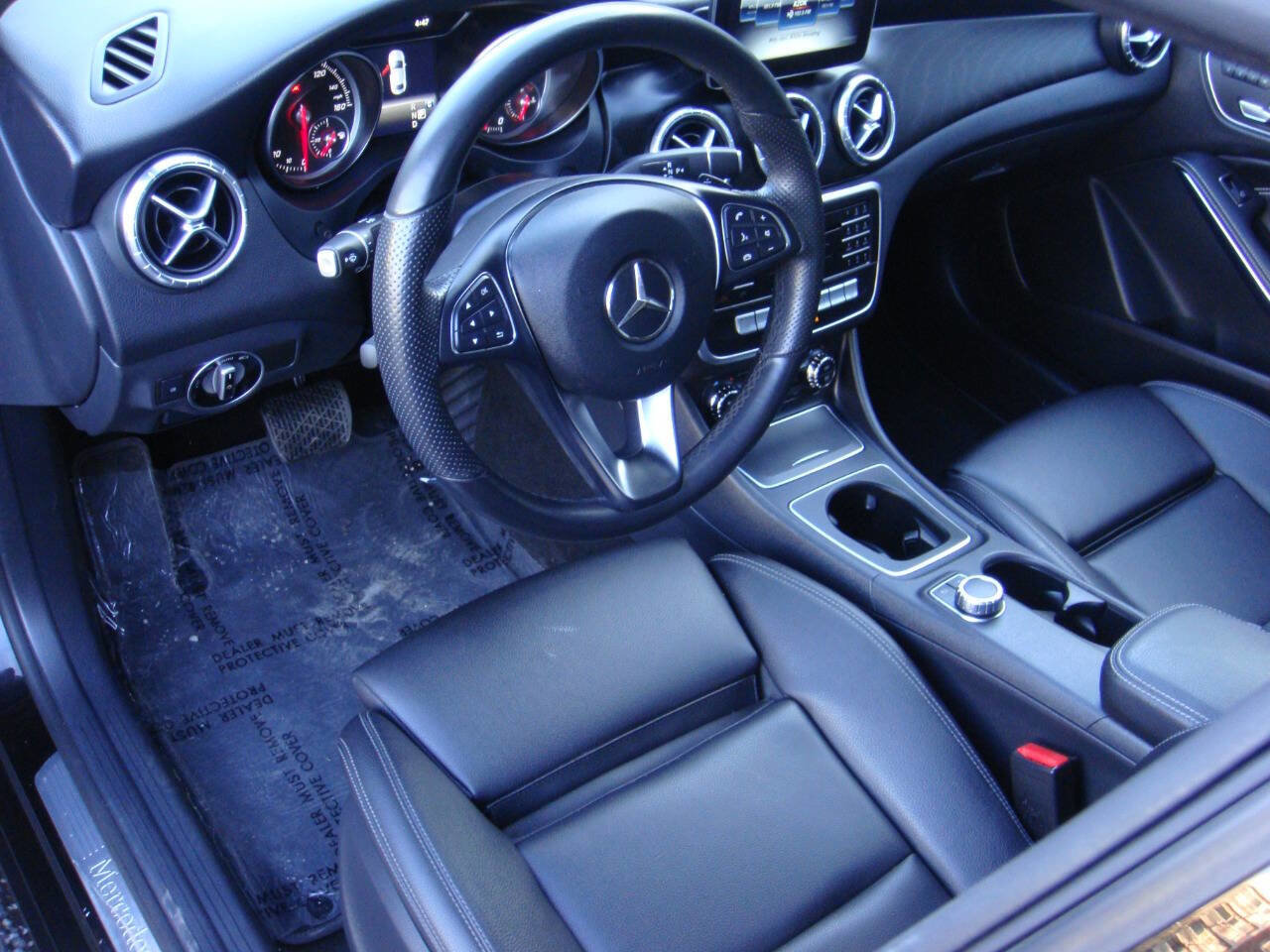 Used 2019 Mercedes-Benz CLA 250 4MATIC image 11